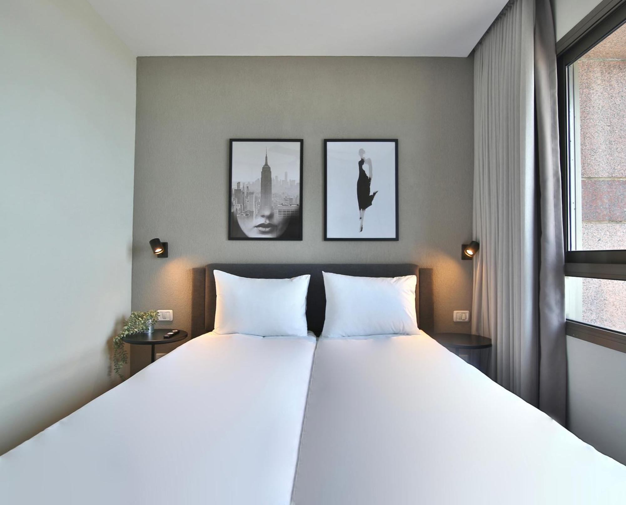 Luxury Suites By Notaly Ariel - Carmel Beach ไฮฟา ห้อง รูปภาพ