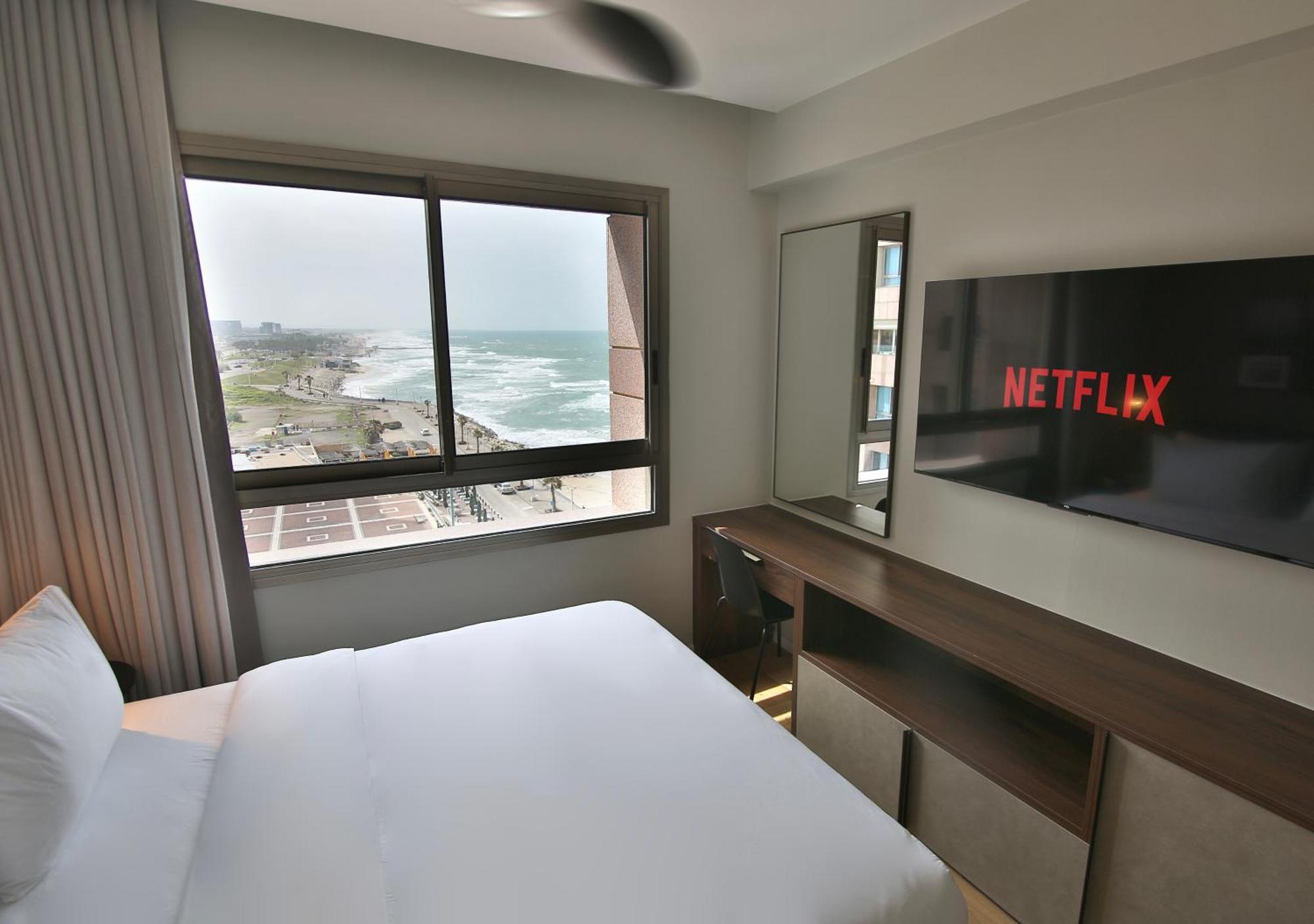 Luxury Suites By Notaly Ariel - Carmel Beach ไฮฟา ห้อง รูปภาพ